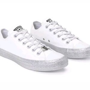 New Converse X Miley Cyrus Chuck Taylor All Star W